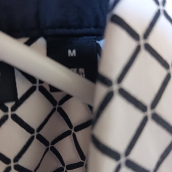 7th Ave New York & Co black and white button down, long sleeve collared blouse. - Picture 7 of 9